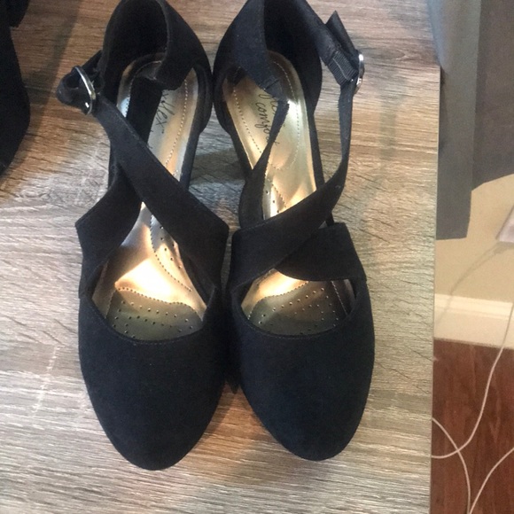 dexflex comfort Shoes - Strappy black heels, barely worn
